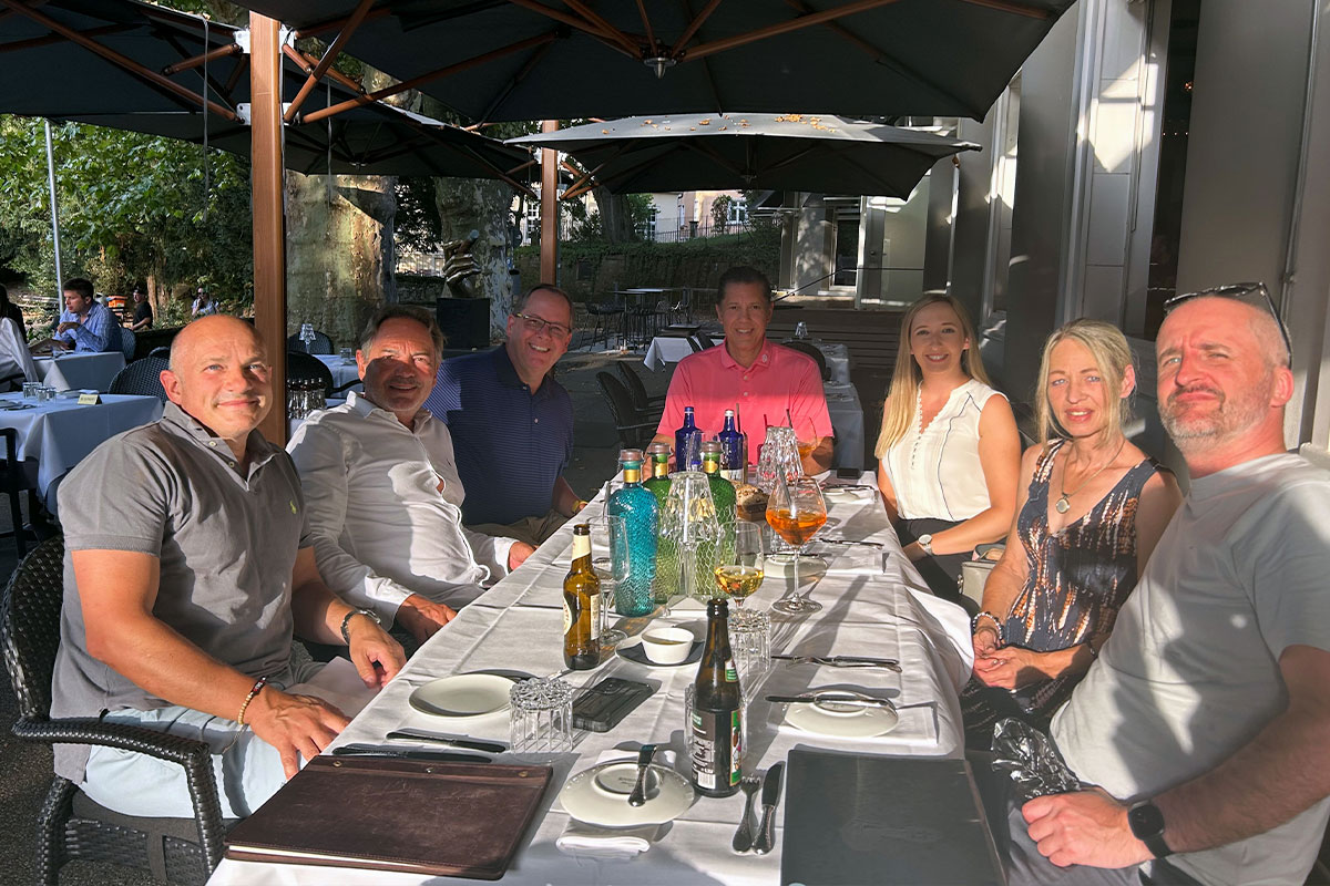 Gemeinsames Abendessen mit IBM